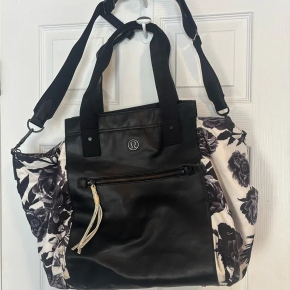 lululemon athletica | Bags | Lululemon Athletica Black And White Floral Womens Bag Rare Vintage | Poshmark lululemon athletica | Bags | Lululemon Athletica Black And White Floral Womens Bag Rare Vintage | Poshmark